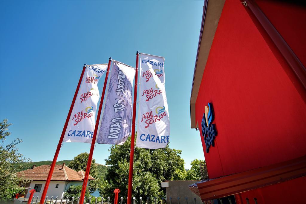 Hotel Aby Sunrise Orszowa Zewnętrze zdjęcie