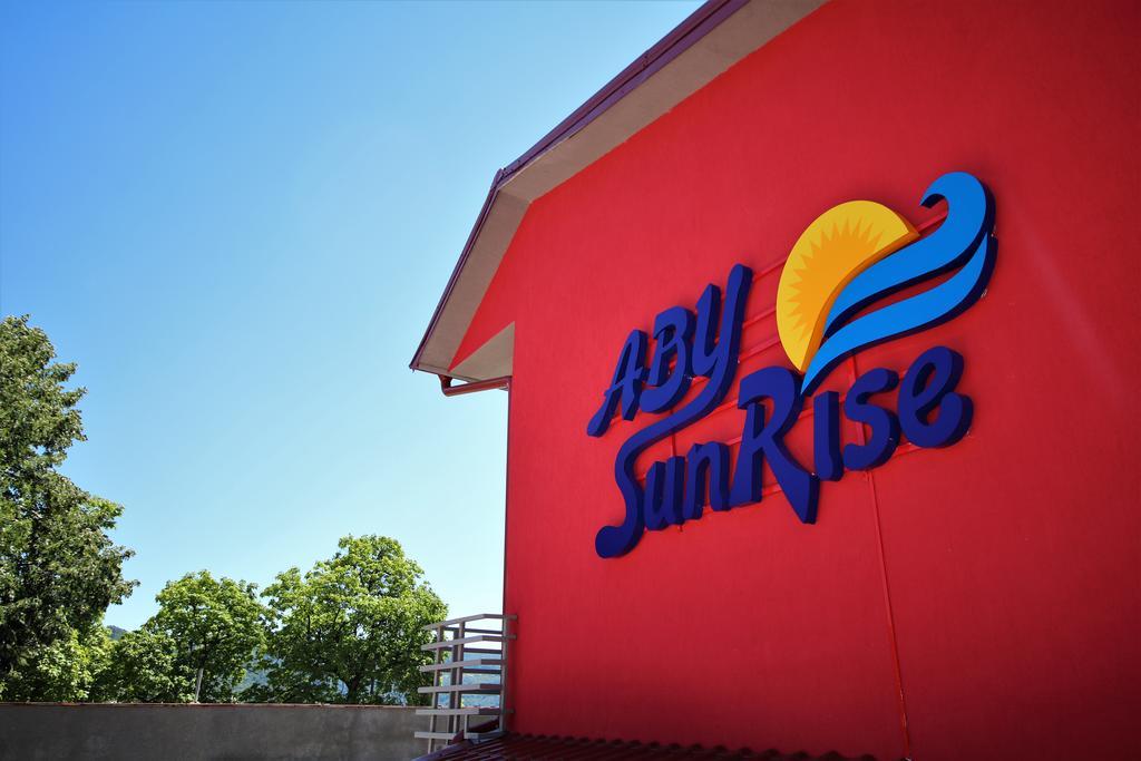 Hotel Aby Sunrise Orszowa Zewnętrze zdjęcie
