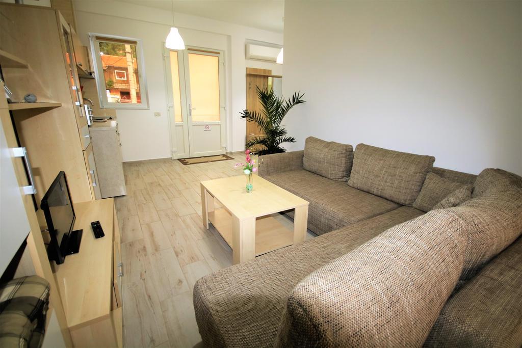 Hotel Aby Sunrise Orszowa Zewnętrze zdjęcie