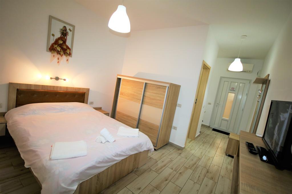 Hotel Aby Sunrise Orszowa Zewnętrze zdjęcie